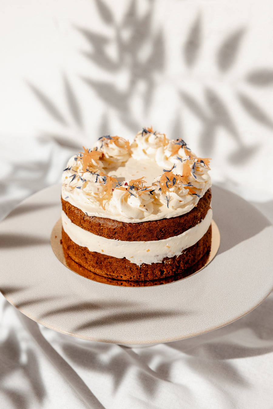 Frühlings-Karottenkuchen (ganz) – Vorbestellung